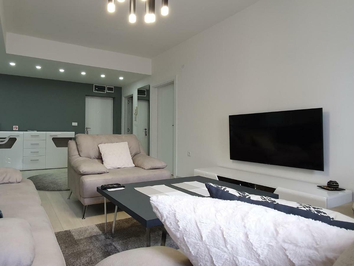 City Center Apartment Скопье Экстерьер фото